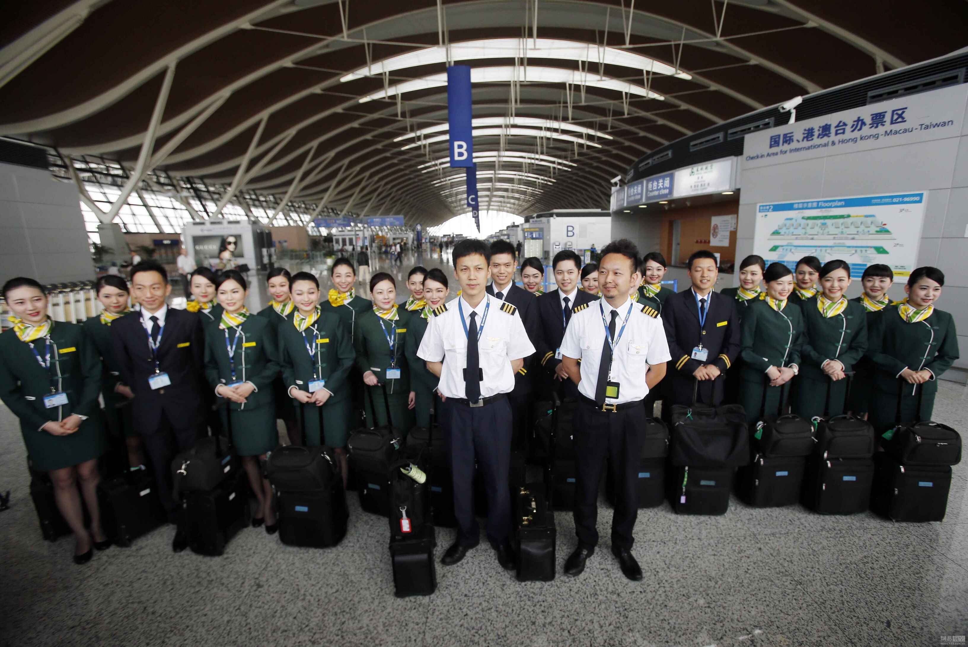 春秋航空空乘招聘- _凤天乘云空乘培训领导